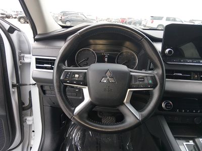 2024 Mitsubishi Outlander - Photo 12
