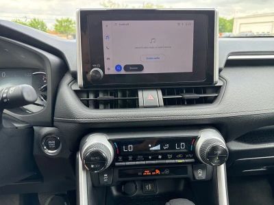 2024 Toyota RAV4 - Photo 14
