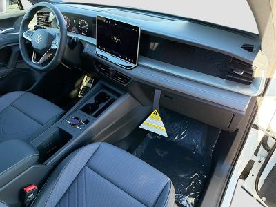 2026 Volkswagen Tiguan — photo 13 view