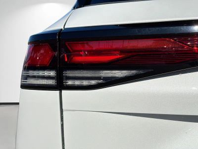 2026 Volkswagen Tiguan — photo 10 view
