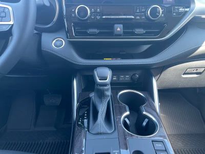2026 Toyota Highlander - Photo 13