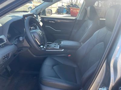 2026 Toyota Highlander - Photo 9