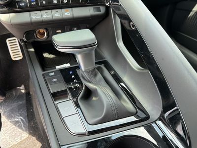 2025 Hyundai Elantra Hybrid — photo 28 view