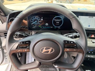2025 Hyundai Elantra Hybrid — photo 22 view