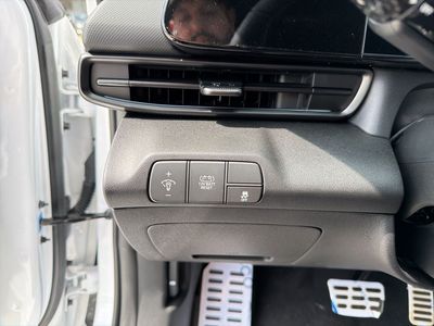 2025 Hyundai Elantra Hybrid — photo 19 view