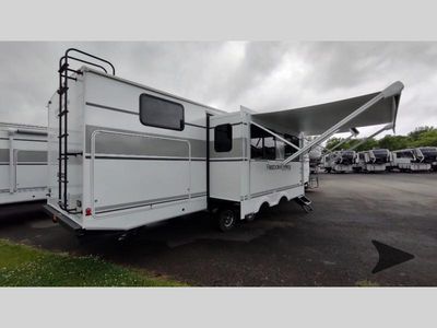 2025 Coachmen RV Freedom Express Ultra Lite - Photo 9