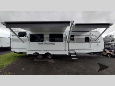 2025 Coachmen RV Freedom Express Ultra Lite - Photo 11