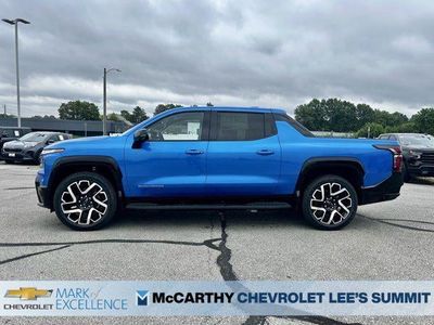 2025 Chevrolet Silverado EV - Photo 8