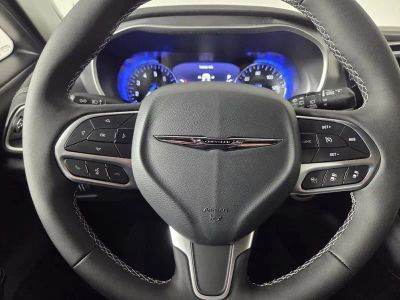 2026 Chrysler Pacifica — photo 14 view