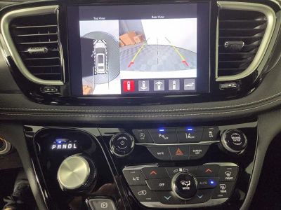 2026 Chrysler Pacifica — photo 11 view