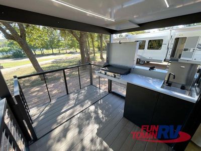 2025 Forest River RV Wildwood X-Lite - Photo 11