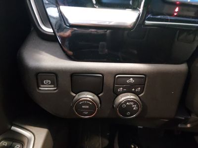 2023 Chevrolet Silverado 1500 — photo 13 view