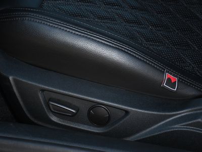 2022 Ford Mustang - Photo 12