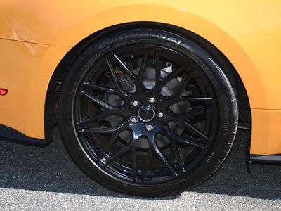 2022 Ford Mustang - Photo 29