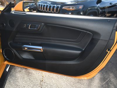 2022 Ford Mustang - Photo 25