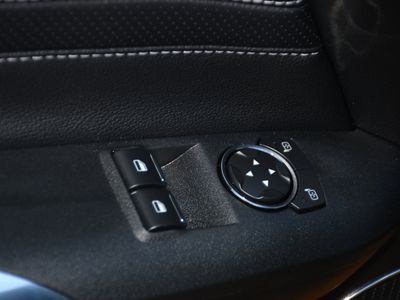 2022 Ford Mustang - Photo 15