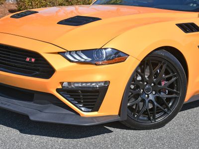 2022 Ford Mustang - Photo 3