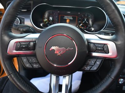 2022 Ford Mustang - Photo 18