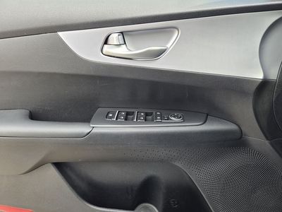 2024 Kia Forte - Photo 15