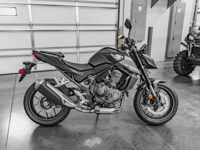 2025 Honda CB750 Hornet - Photo 3
