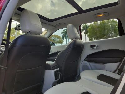 2019 Jeep Compass — photo 12 view