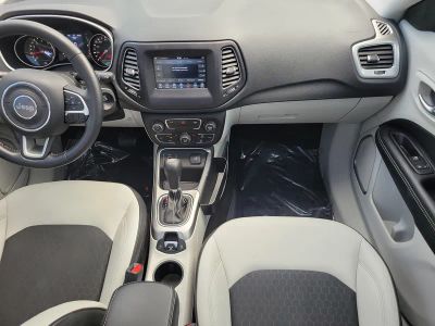 2019 Jeep Compass — photo 15 view