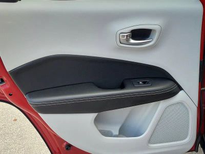 2019 Jeep Compass — photo 9 view