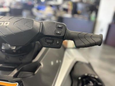 2025 Sea-Doo GTX Limited 325 Teal Metallic - Photo 11