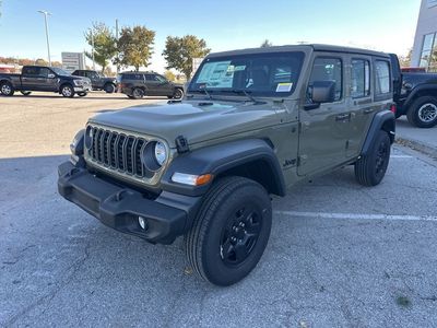 2026 Jeep Wrangler - Photo 5