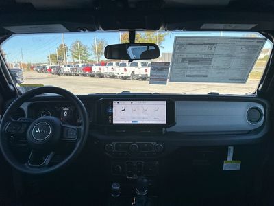 2026 Jeep Wrangler - Photo 12