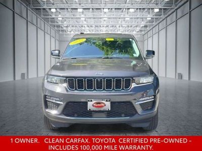 2023 Jeep Grand Cherokee — side profile view