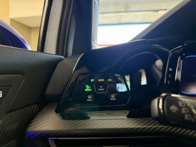 2023 Volkswagen Golf R — photo 28 view
