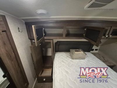 2018 Forest River RV Rockwood Signature Ultra Lite - Photo 42