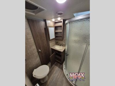 2018 Forest River RV Rockwood Signature Ultra Lite - Photo 36