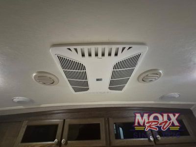 2018 Forest River RV Rockwood Signature Ultra Lite - Photo 41