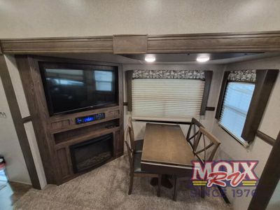 2018 Forest River RV Rockwood Signature Ultra Lite - Photo 25