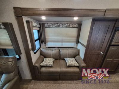 2018 Forest River RV Rockwood Signature Ultra Lite - Photo 23