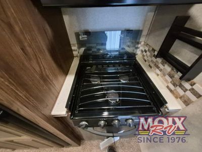 2018 Forest River RV Rockwood Signature Ultra Lite - Photo 27