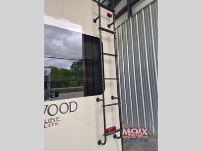 2018 Forest River RV Rockwood Signature Ultra Lite - Photo 18