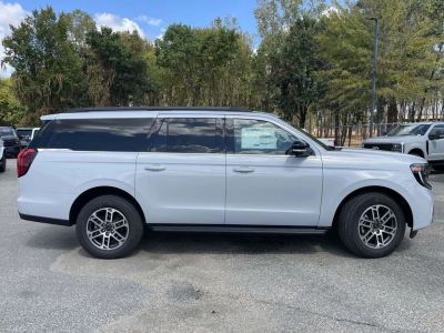 2025 Ford Expedition - Photo 2