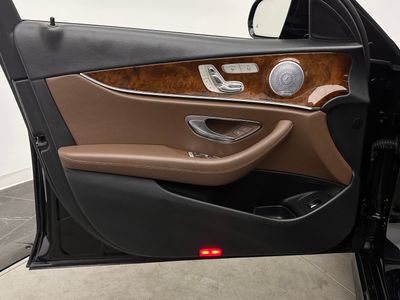 2019 Mercedes-Benz E-Class — photo 11 view