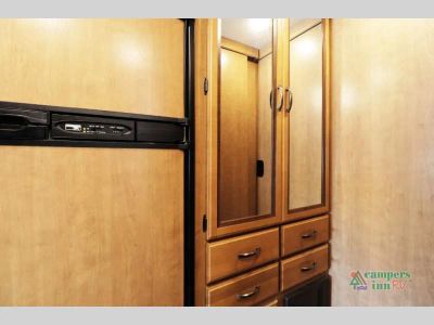2016 Thor Motor Coach Axis — photo 23 view