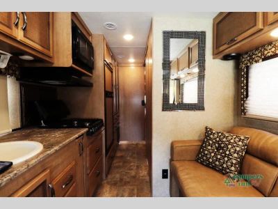 2016 Thor Motor Coach Axis — photo 11 view