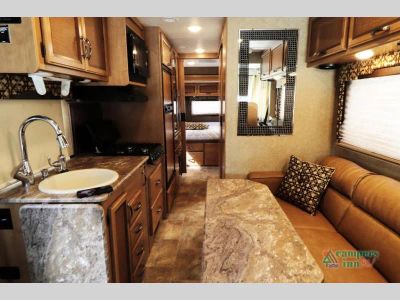 2016 Thor Motor Coach Axis — photo 10 view