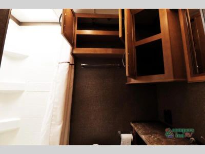2016 Thor Motor Coach Axis — photo 20 view