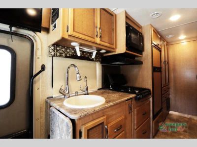 2016 Thor Motor Coach Axis — photo 15 view