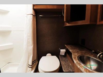 2016 Thor Motor Coach Axis — photo 19 view
