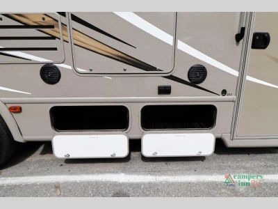2016 Thor Motor Coach Axis — photo 9 view