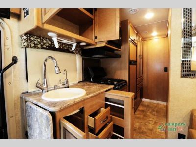 2016 Thor Motor Coach Axis — photo 16 view