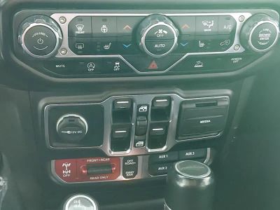 2022 Jeep Gladiator - Photo 21